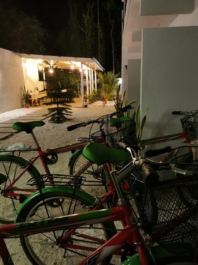 Chillax Thoddoo Hotel Exterior photo